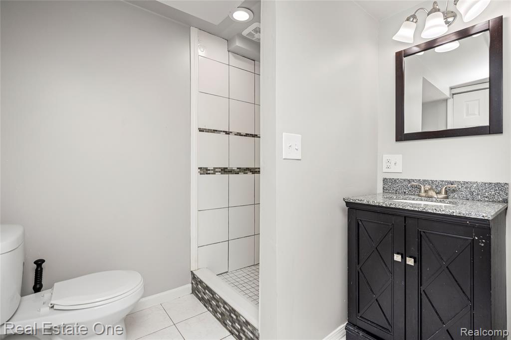 4648 Pond Run, Canton, MI 48188 — Photo 39