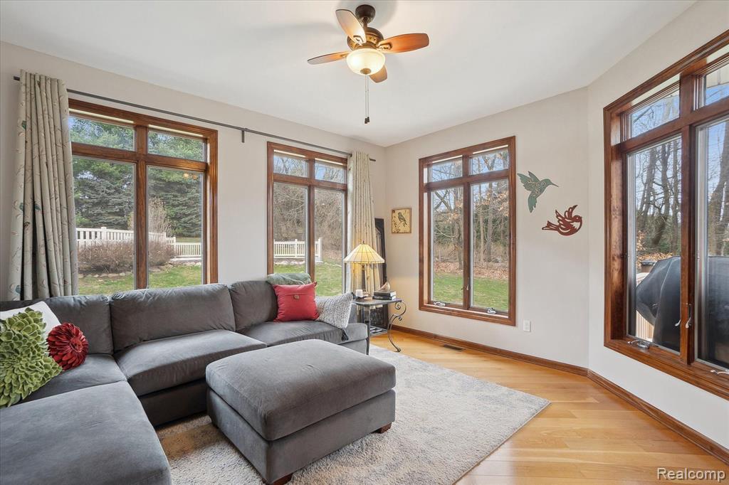 5167 HUNTERS Ridge, Holly, MI 48442 — Photo 11