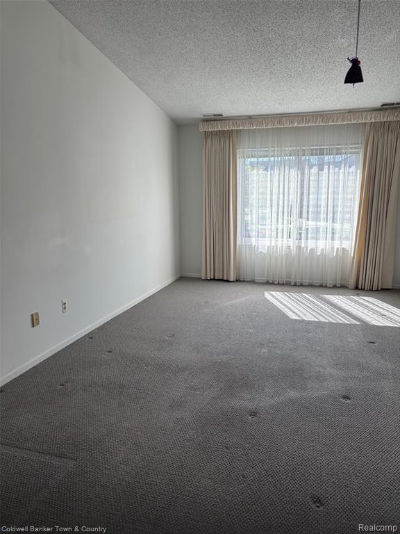 6689 Ridgefield Circle, 201, West Bloomfield, MI — Photo 5