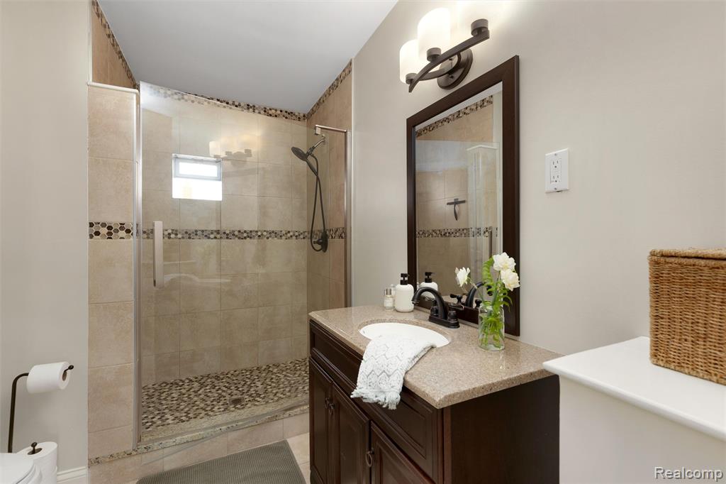 18221 Muirland Rd, Detroit, MI 48221 — Photo 30