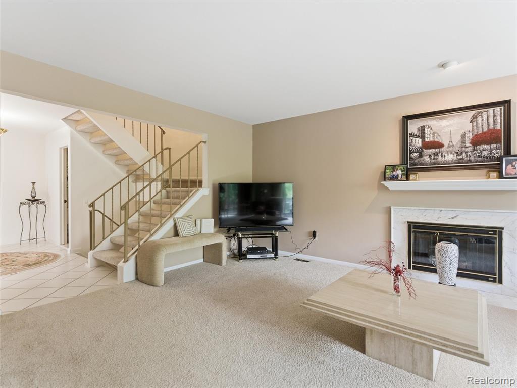 4261 Wabeek Lake Drive S, Bloomfield Hills, MI 48302 — Photo 10