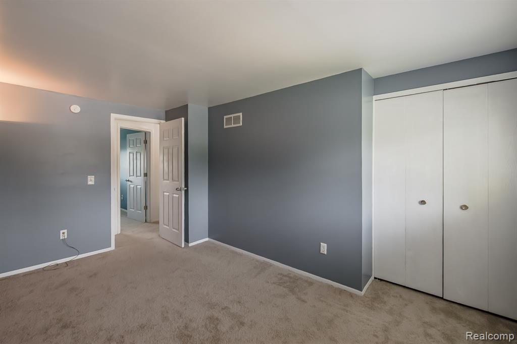 4851 Shoreline Boulevard, Waterford, MI 48329 — Photo 22