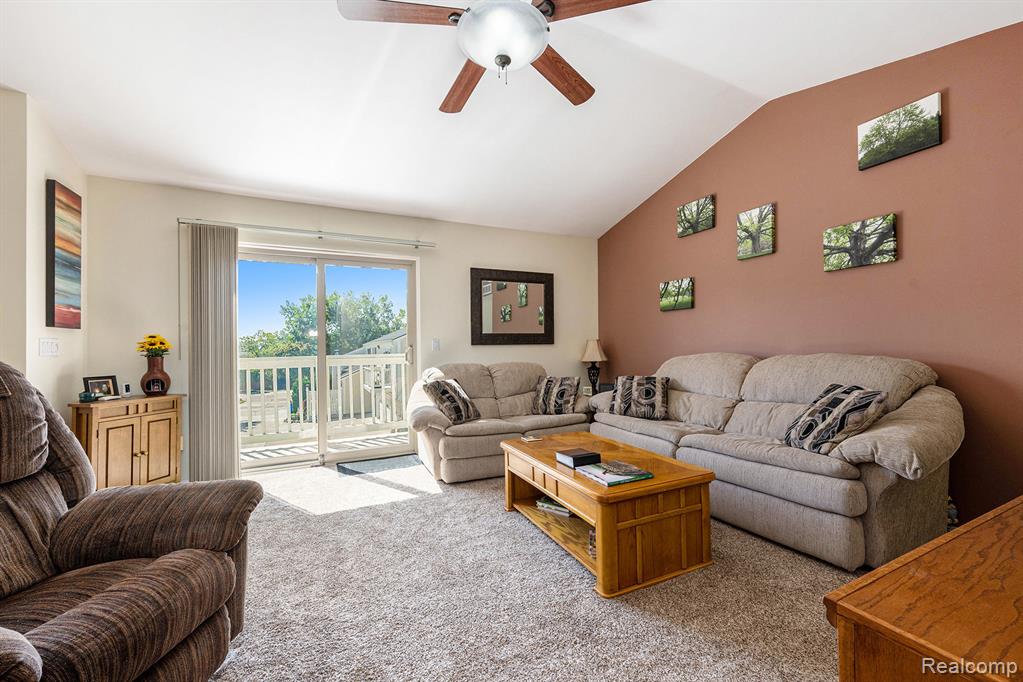 7668 Woodview Drive, Waterford, MI 48327 — Photo 3