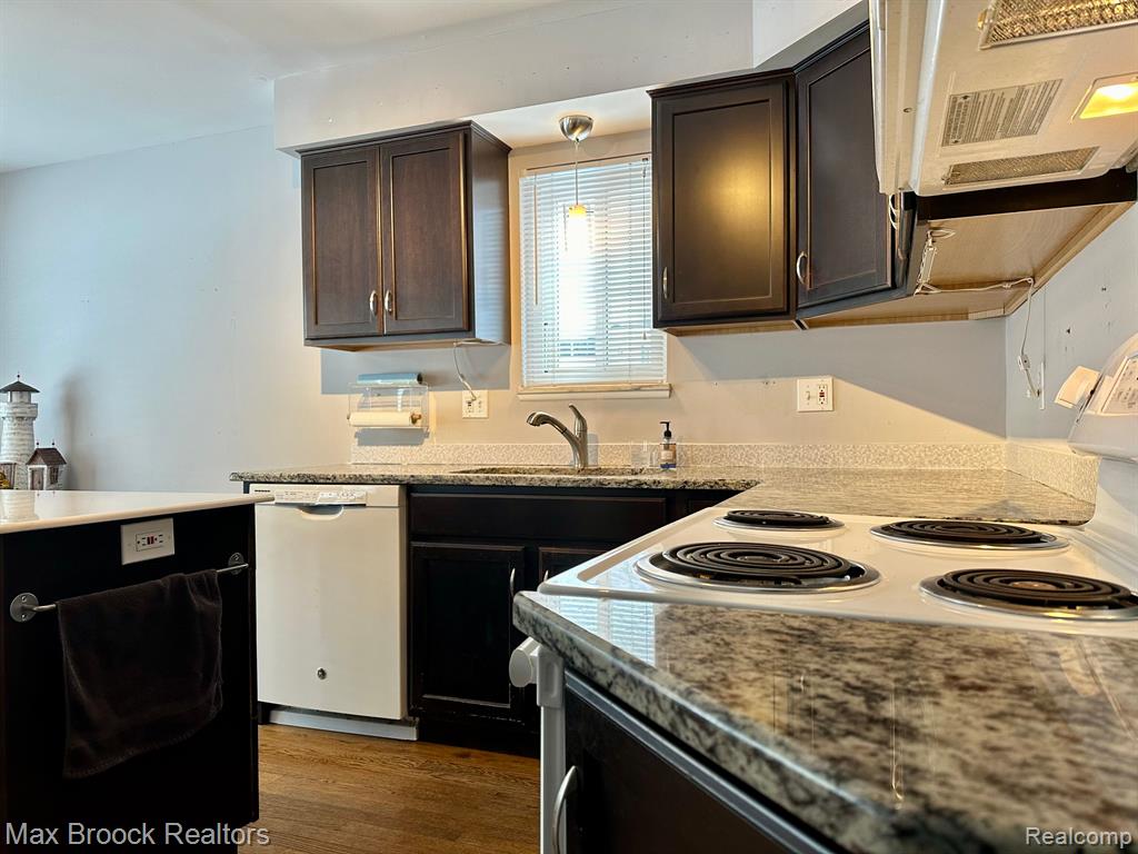 100 W HICKORY GROVE Road, D1, Bloomfield Hills, MI 48304 — Photo 7