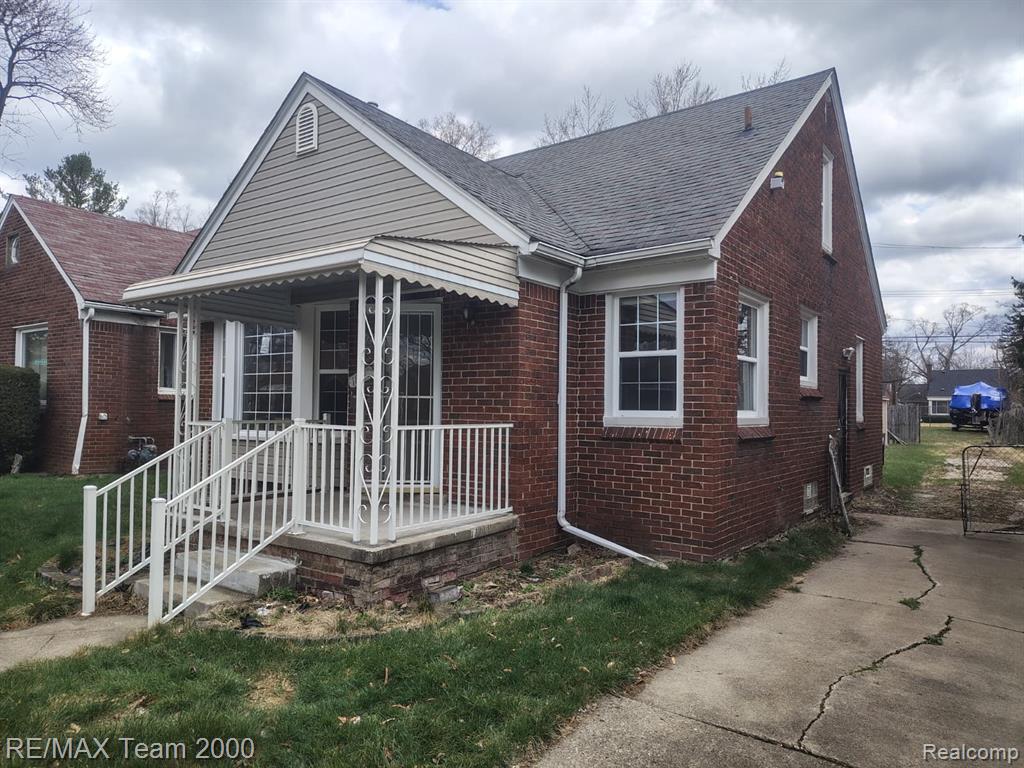 18330 Warwick Street, Detroit, MI 48219 — Photo 2
