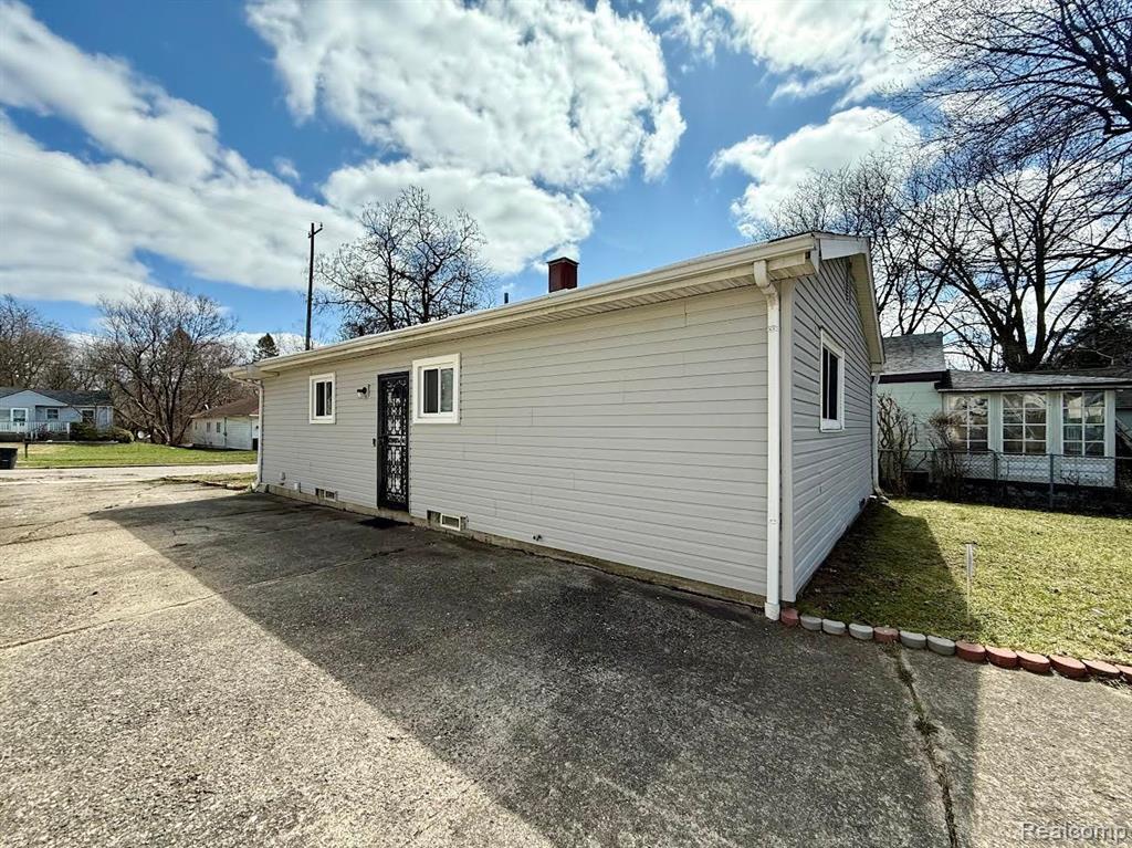 61 COURT Street, Pontiac, MI 48342 — Photo 36