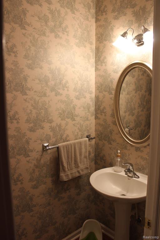 47640 PEMBROKE Drive, Canton, MI 48188 — Photo 11