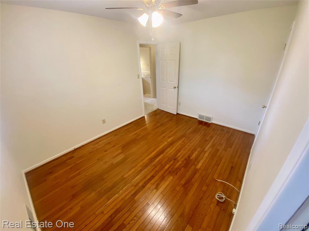 8262 Roselawn Street, Westland, MI — Photo 29