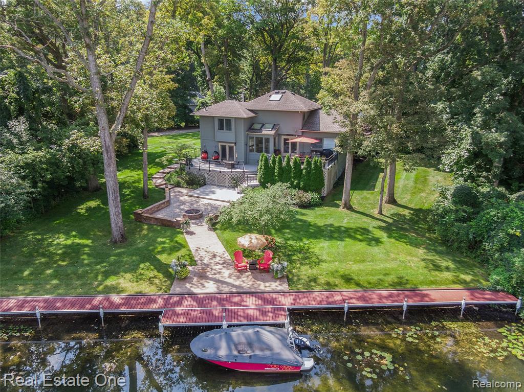 9929 Curie Lane, Pinckney, MI 48169 — front exterior