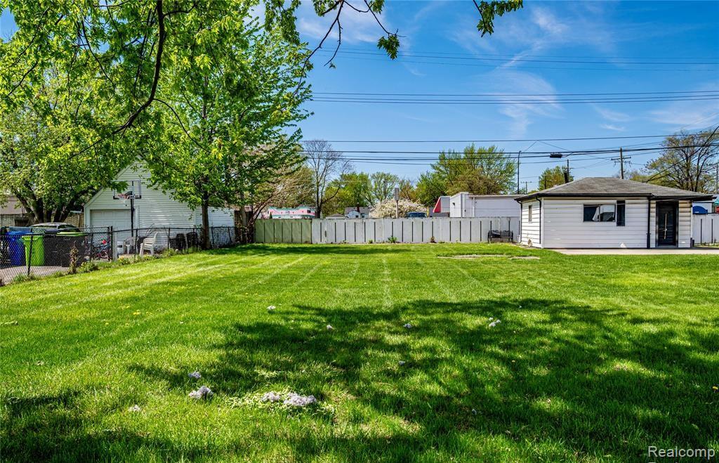 26143 Groveland Street, Madison Heights, MI 48071 — Photo 2
