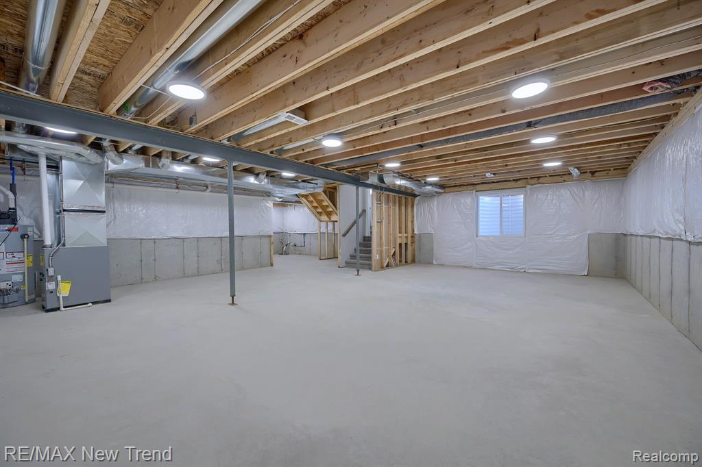 213 MOUNTAIN VIEW LANE, Milford, MI 48381 — Photo 38