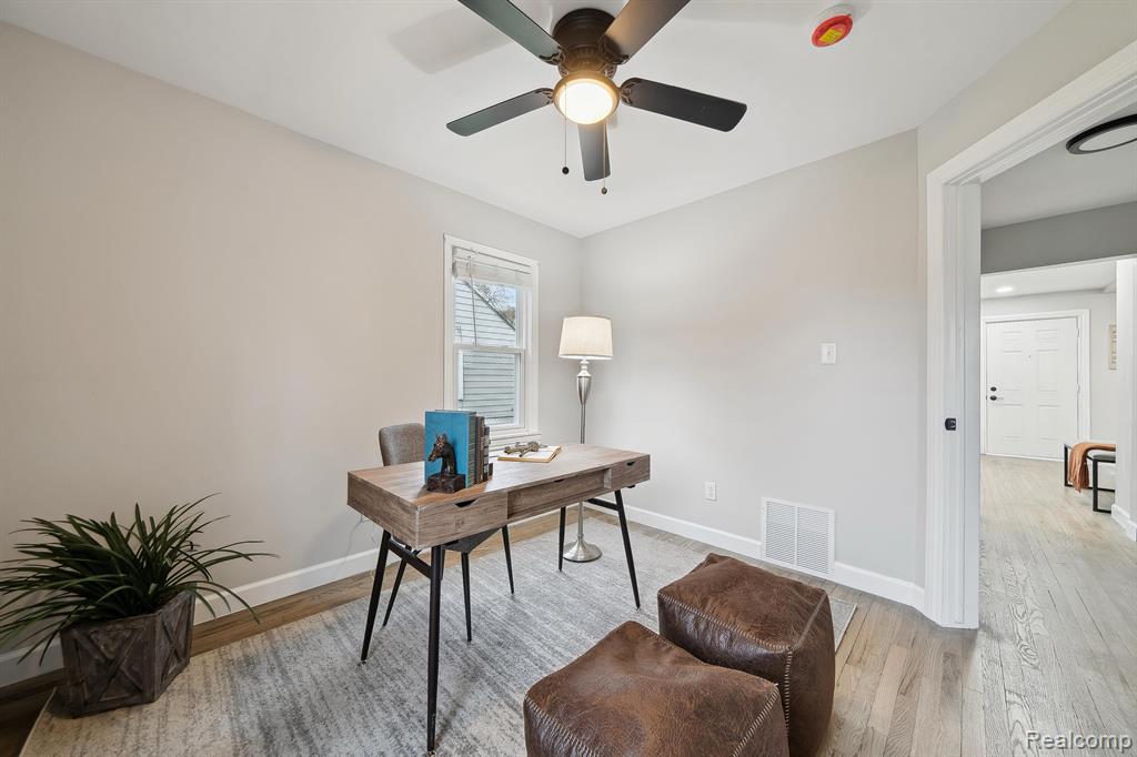 921 N EDGEWORTH Avenue, Royal Oak, MI 48067 — Photo 24