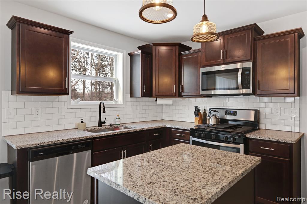 2027 Stillwater Drive, Davison, MI 48423 — Photo 3