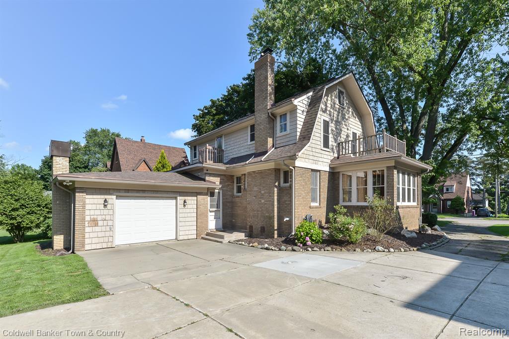 725 E GRAND RIVER Avenue, Fowlerville, MI 48836 — Photo 3