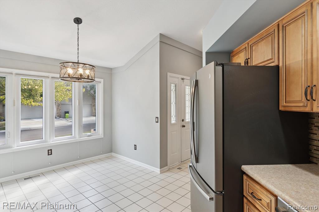 8230 Sawgrass Trail, Grand Blanc, MI 48439 — Photo 18
