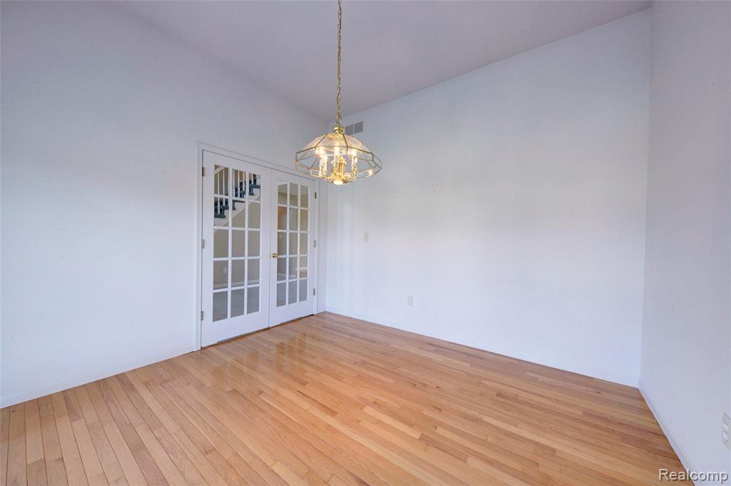 15756 Lamont Drive, Macomb, MI 48042 — Photo 17