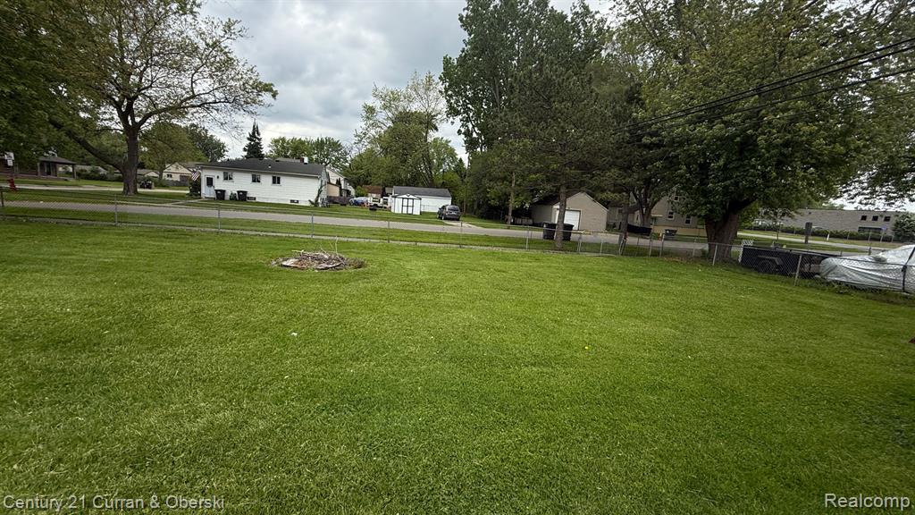 6811 McGuire Street, Taylor, MI — Photo 13