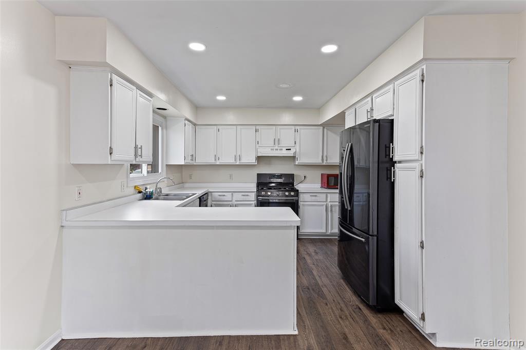 42137 Trent Drive, Canton, MI 48188 — Photo 4