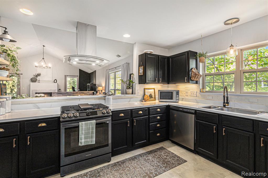 7115 Copper Creek Circle, Canton, MI 48187 — Photo 11