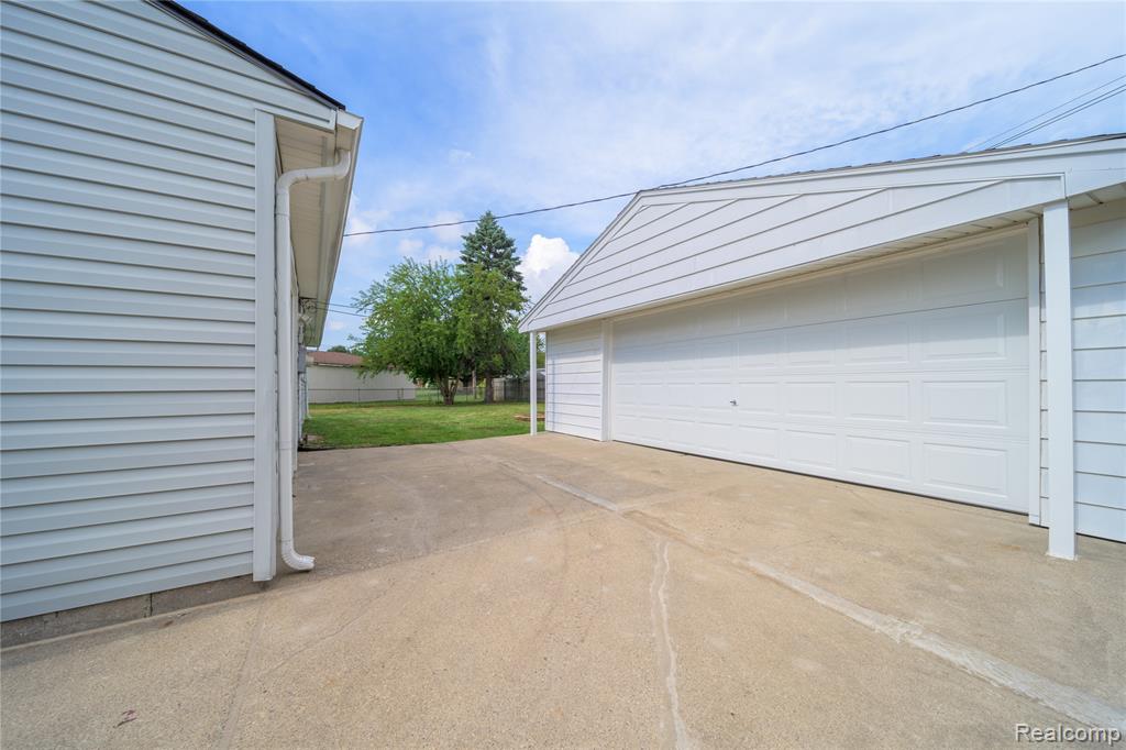 6448 Hunter Court, Westland, MI — Photo 22