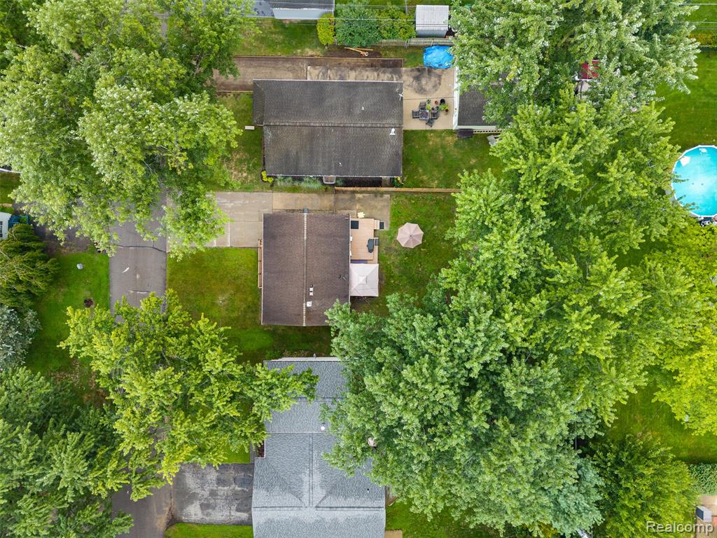 2235 Mentone Street, Wolverine Lake, MI 48390 — Photo 24
