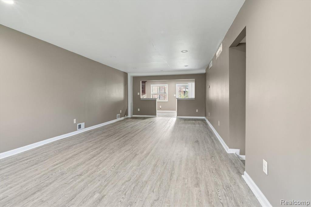 500 TROMBLEY Drive, Troy, MI 48083 — Photo 7