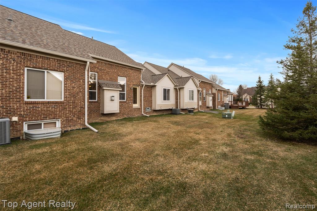 45505 Limerick Drive, Macomb, MI 48044 — Photo 32