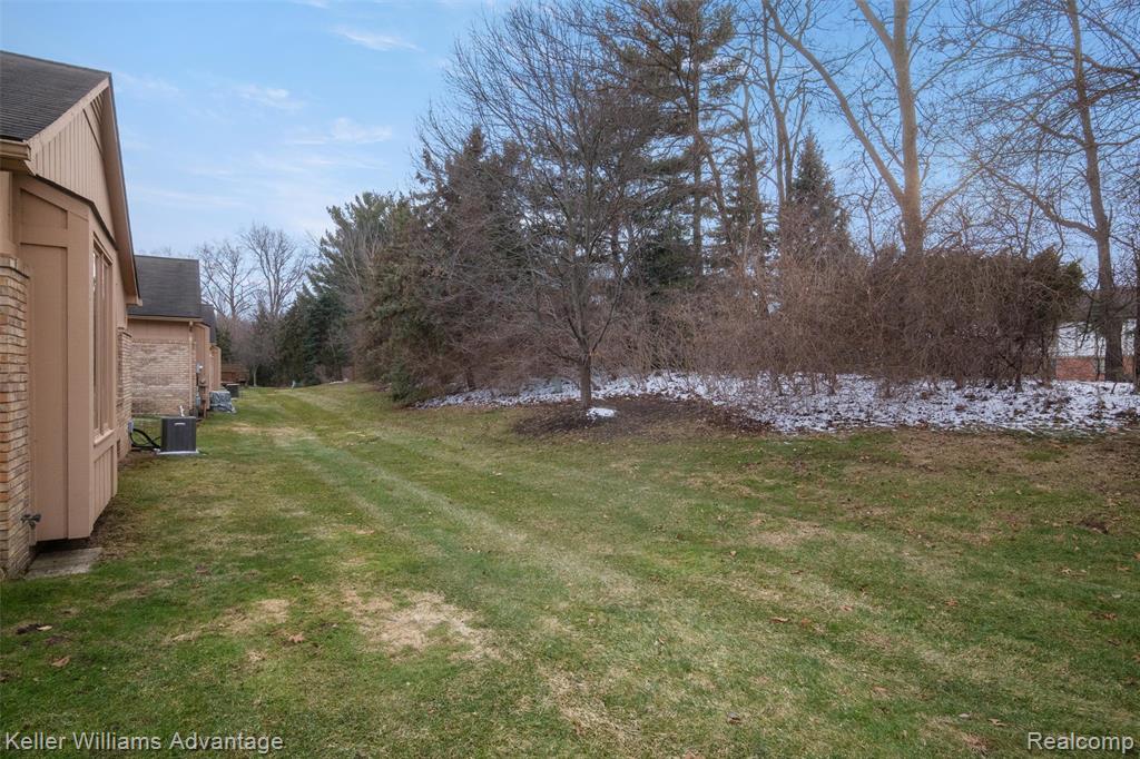 35173 Knollwood Lane, Farmington, MI 48335 — Photo 50