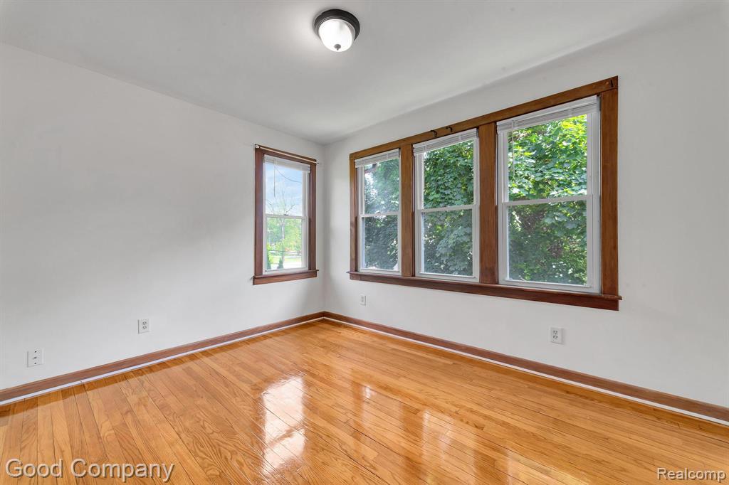 21516 Oxford Avenue, Farmington, MI 48336 — Photo 21