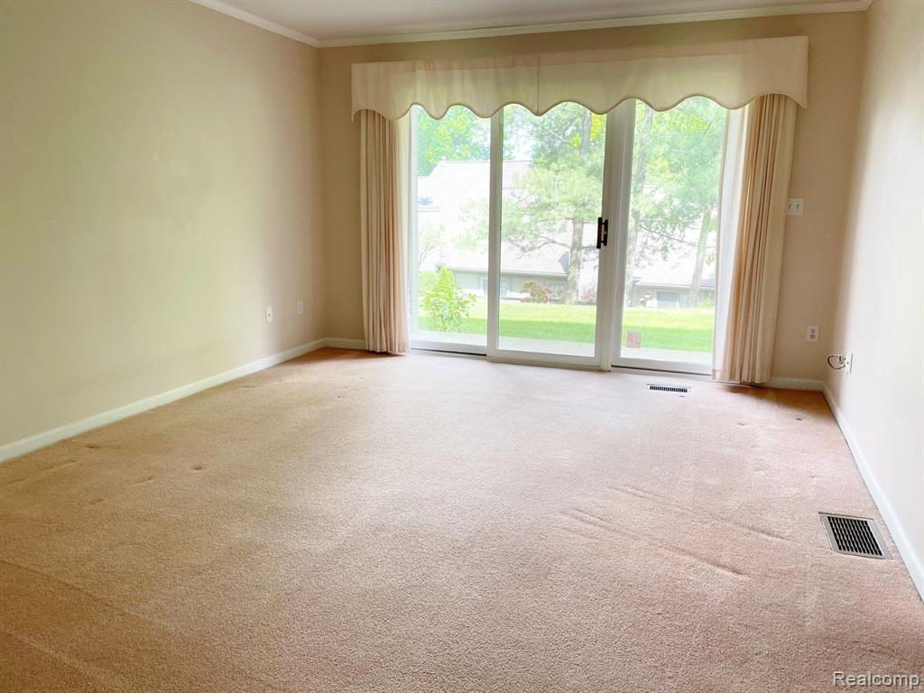 902 RIDGE Court, 122, Brighton, MI 48116 — Photo 7