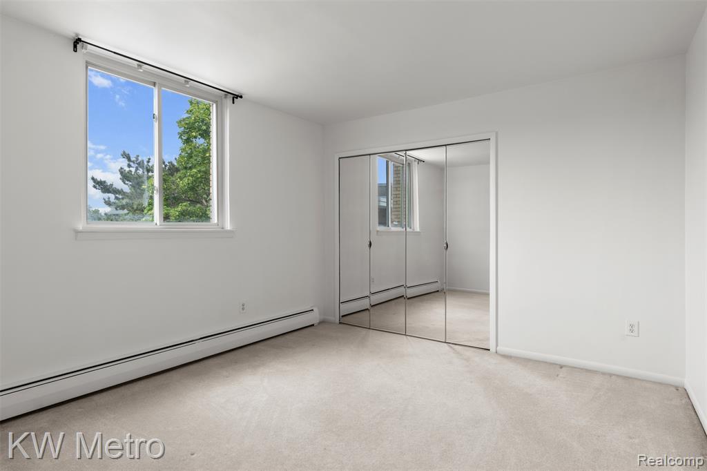 4909 Crooks Road, E8, Royal Oak, MI 48073 — Photo 7