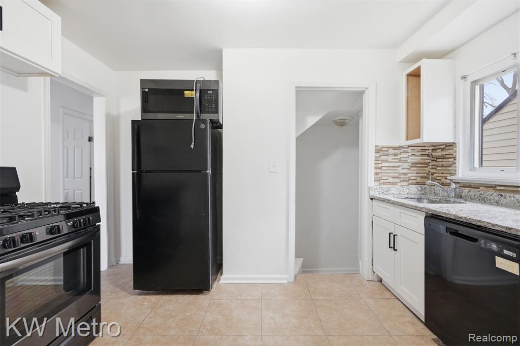 19848 Winston Street, Detroit, MI 48219 — Photo 6