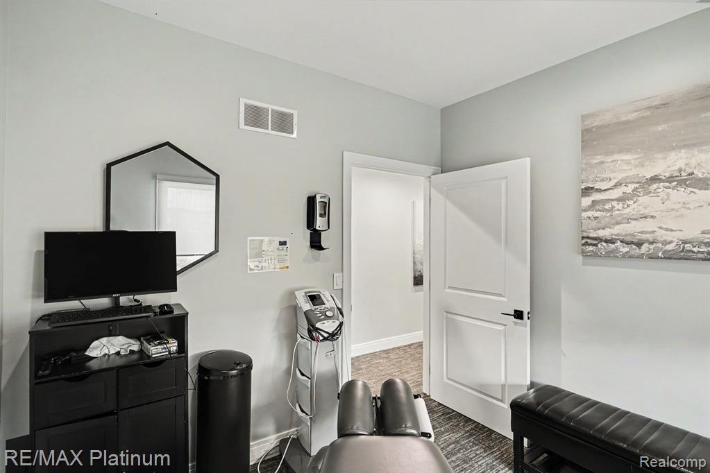 8082 W GRAND RIVER, Brighton, MI 48114 — Photo 19
