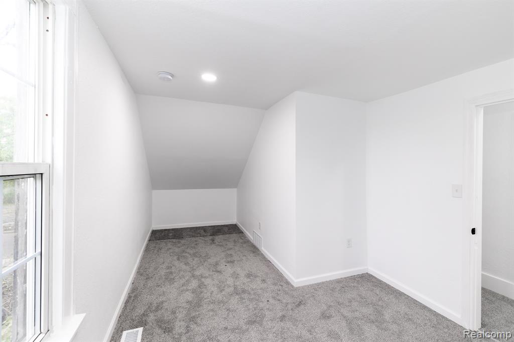 12544 E CANFIELD Street, Detroit, MI 48215 — Photo 21