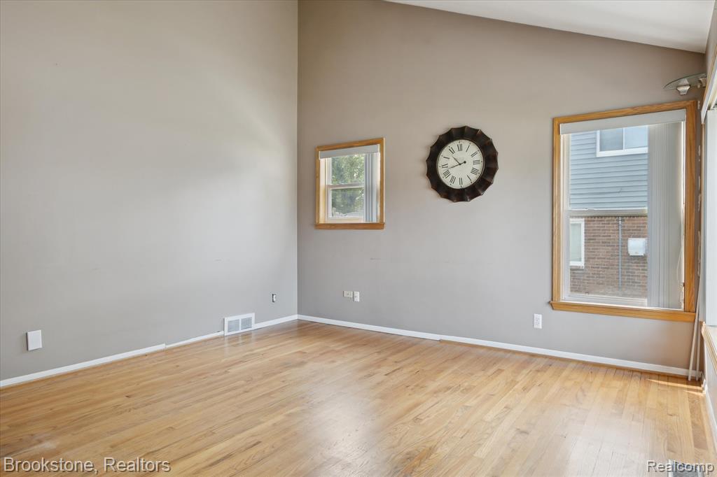 6510 CADILLAC Street, Garden City, MI — Photo 9