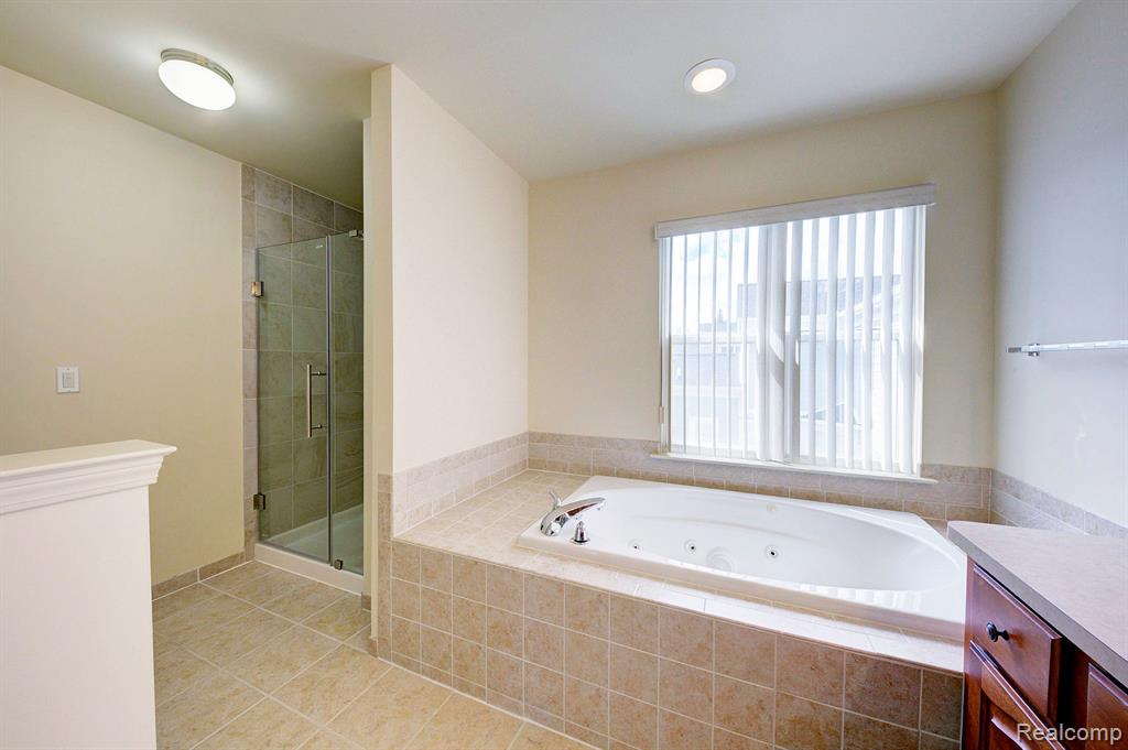 42551 Whitman Way, Novi, MI 48377 — Photo 22