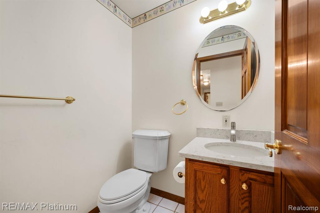 12902 Autumn Ridge Court, Milford, MI 48380 — Photo 23