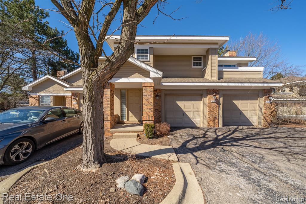6624 Fireside Court, West Bloomfield, MI — front exterior