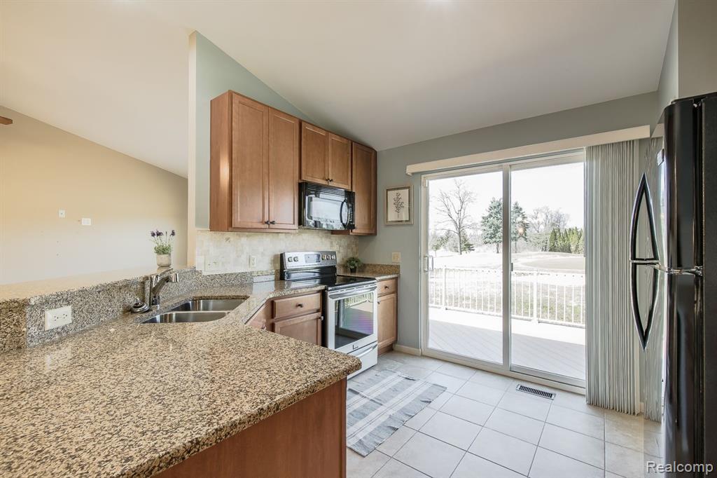 5973 BAYPOINTE Boulevard, Clarkston, MI — Photo 13