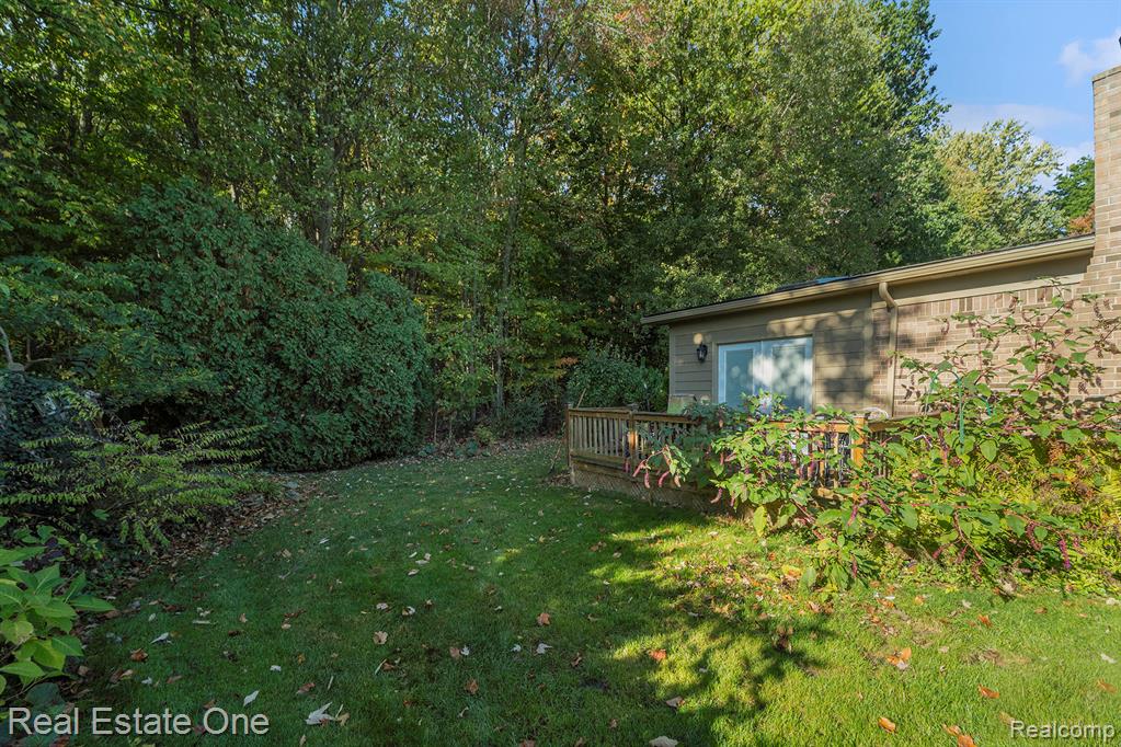 5761 Bingham Drive, Troy, MI 48085 — Photo 24