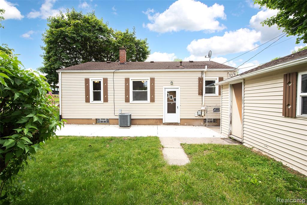 449 Burton Court, Ypsilanti, MI 48197 — Photo 8