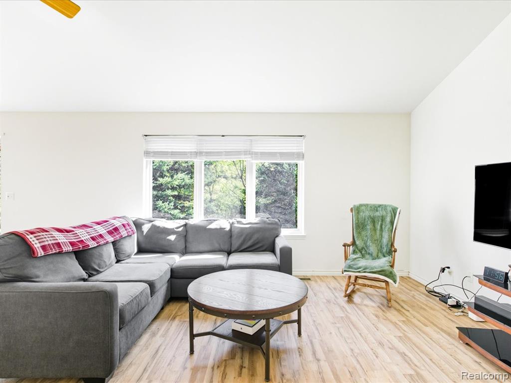 592 Snowbird Circle E, St. Clair, MI 48079 — Photo 5