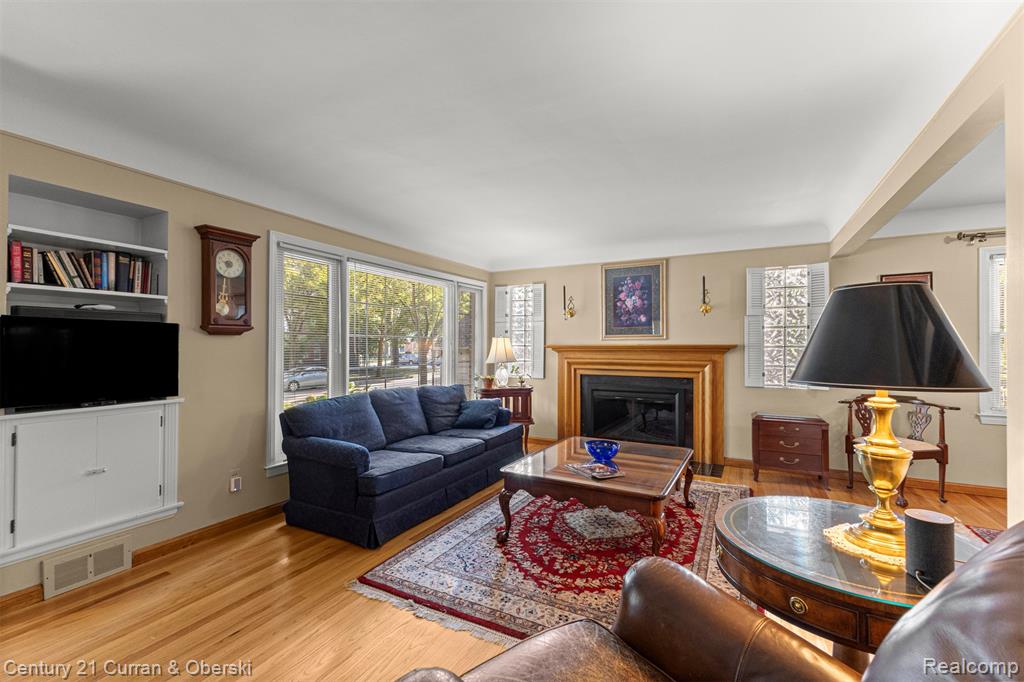 830 S Lafayette St Street, Dearborn, MI 48124 — Photo 6