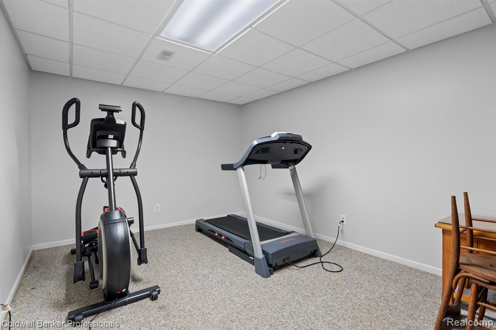 6253 7 MILE Road, South Lyon, MI 48178 — Photo 35