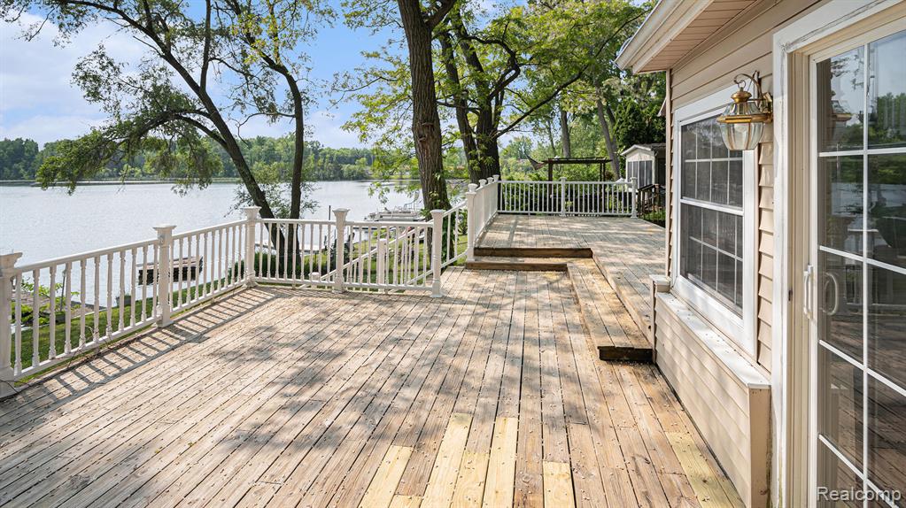 6288 Buckshore Drive, Whitmore Lake, MI 48189 — Photo 4