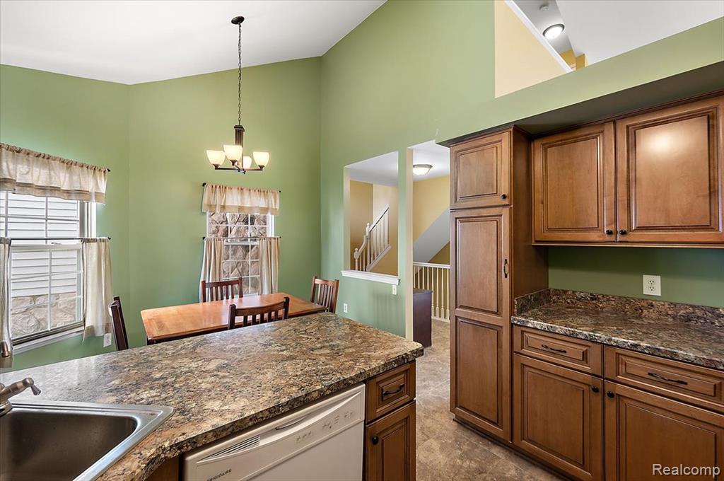 734 Challenging Trail, 65, South Lyon, MI 48178 — Photo 28