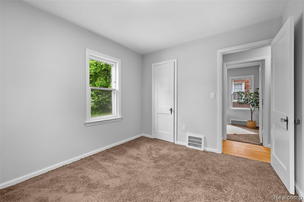 414 Aqua Court, Royal Oak, MI 48073 — Photo 20