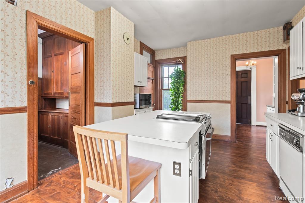 1450 Iroquois Street, Detroit, MI 48214 — Photo 23