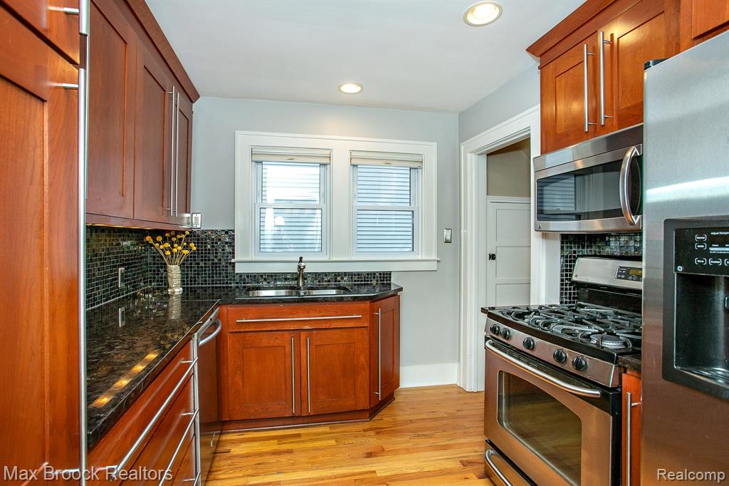 501 N Wilson Avenue, Royal Oak, MI 48067 — Photo 18