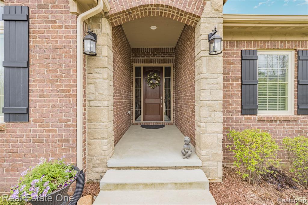 49031 Honey Tree Court Court, Northville, MI 48168 — Photo 5